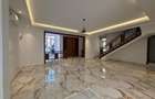 5 Bed Townhouse with En Suite in Lavington - 3