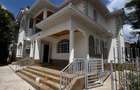 4 Bed Townhouse with En Suite in Lavington - 17