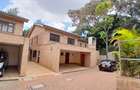 5 Bed Townhouse with En Suite at Lavington - 3