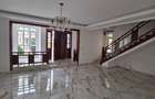 5 Bed Townhouse with En Suite in Lavington - 1