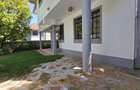 4 Bed House with En Suite in Lavington - 6