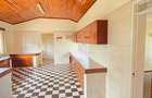 5 Bed House with En Suite at Flem Tree - 6
