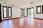 6 Bed Townhouse with En Suite in Lavington - 4