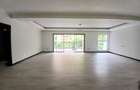 3 Bed Apartment with En Suite at Riverside Drive - 11