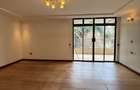 5 Bed Villa with En Suite at Lavington - 12