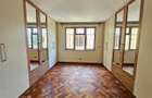 6 Bed House with En Suite in Lavington - 11