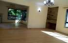 5 Bed House with En Suite in Lavington - 18