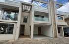 6 Bed Townhouse with En Suite in Lavington - 1