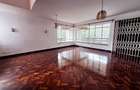 5 Bed House with En Suite in Runda - 8