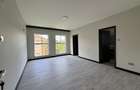 Serviced 3 Bed Apartment with En Suite in Riverside - 13