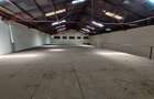 28,000 ft² Warehouse in Industrial Area - 3