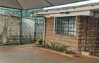 5 Bed House with En Suite in Lavington - 1