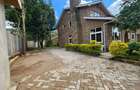 5 Bed House with En Suite at Lavington Green - 8