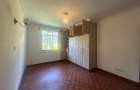 5 Bed House with En Suite at Hardy Area - 8
