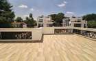 5 Bed House with En Suite in Lavington - 11