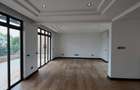 5 Bed Townhouse with En Suite in Lavington - 1