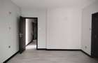 3 Bed Apartment with Swimming Pool in Riverside - 11