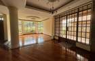 5 Bed Townhouse with En Suite in Lavington - 3