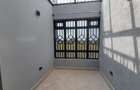 6 Bed House with En Suite in Membley - 8