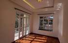 6 Bed Townhouse with En Suite in Lavington - 10