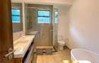 4 Bed House with En Suite in Rosslyn - 10