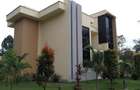 5 Bed House with En Suite in Runda - 1