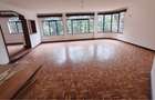6 Bed House with En Suite in Nyari - 19