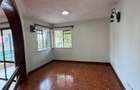 4 Bed Villa with En Suite at Lavington - 4