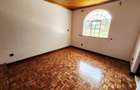 4 Bed Townhouse with En Suite at Lavington - 18