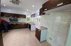 4 Bed Townhouse with En Suite in Riverside - 6