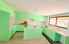4 Bed Townhouse with En Suite in Nyari - 13