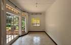 5 Bed House in Rosslyn - 7