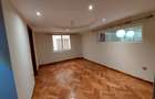 5 Bed Townhouse with En Suite at Lavington Convent Drive - 16