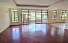 5 Bed Townhouse with En Suite at Convent Drive - 10