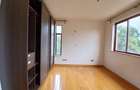 3 Bed Apartment with En Suite at Lavington - 16