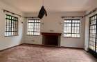 5 Bed Townhouse with En Suite in Lavington - 3