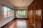 4 Bed Villa with En Suite at Lavington - 17