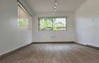 5 Bed House with En Suite in Nyari - 10