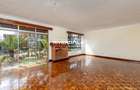 5 Bed Townhouse with En Suite in Brookside - 1