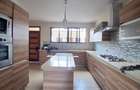 5 Bed Townhouse with En Suite at Lavington - 19