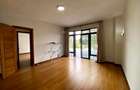 5 Bed House with En Suite in Spring Valley - 9
