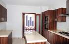 5 Bed Townhouse with En Suite in Lavington - 4