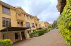 5 Bed Townhouse with En Suite at Lavington Green - 8