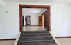 5 Bed House with En Suite in Rosslyn - 13