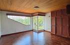 5 Bed House with En Suite in Runda - 9
