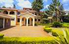 5 Bed House with En Suite at Flem Tree - 2