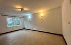5 Bed House with En Suite in Rosslyn - 11