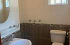 4 Bed House with En Suite in Rosslyn - 9