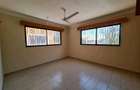 3 Bed Apartment with En Suite at Moyne Drive - 5