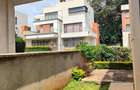 5 Bed Townhouse with En Suite at Lavington - 2